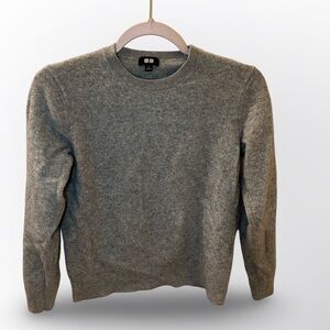 Uniqlo 100% wool sweater